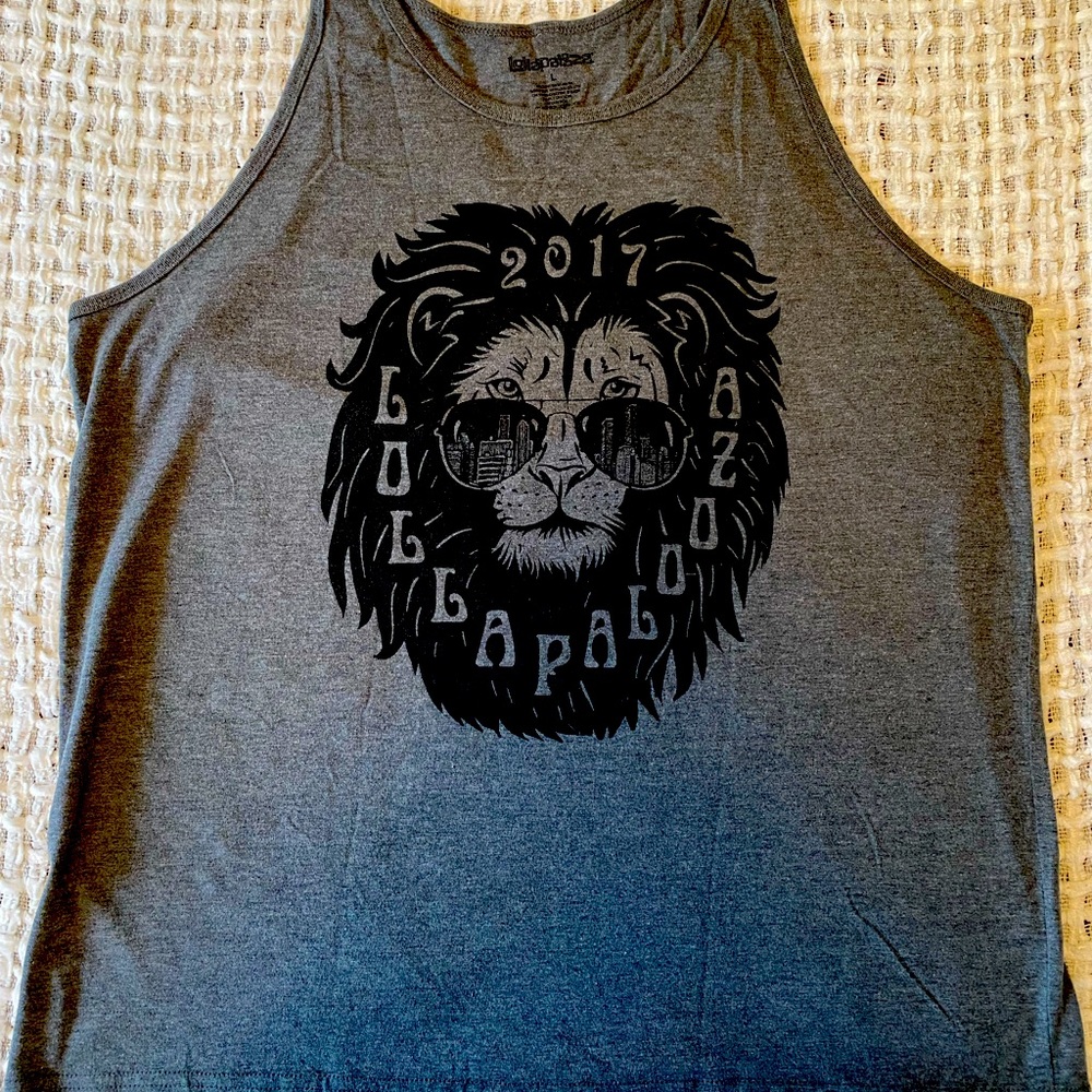 2017 LollaPalooza Festival Tank - size L